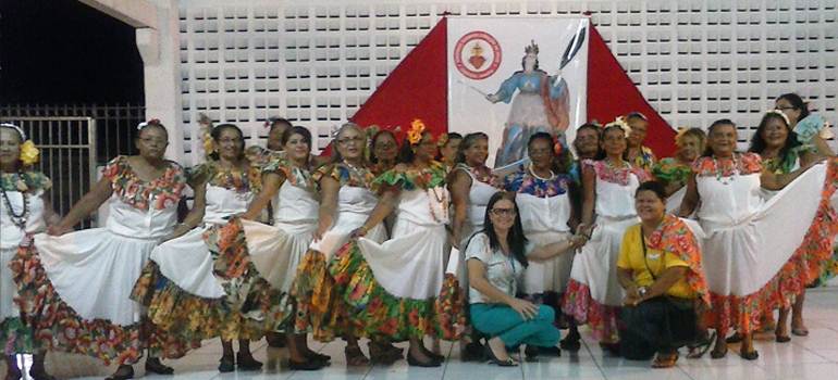 Grupos de dança “Luz e Cor” e “Vivativa” se apresentam na festa de Santa Catarina